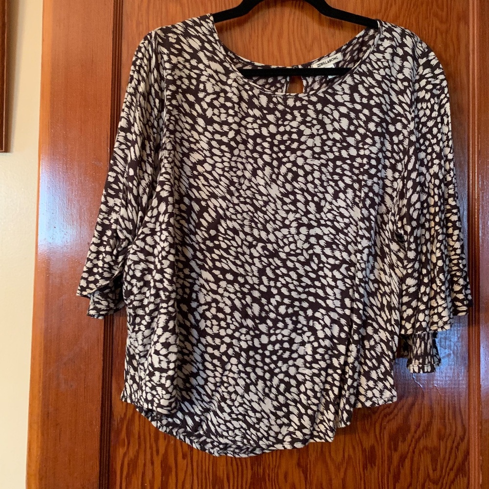 Billabong Black/white print blouse, bell sleeves